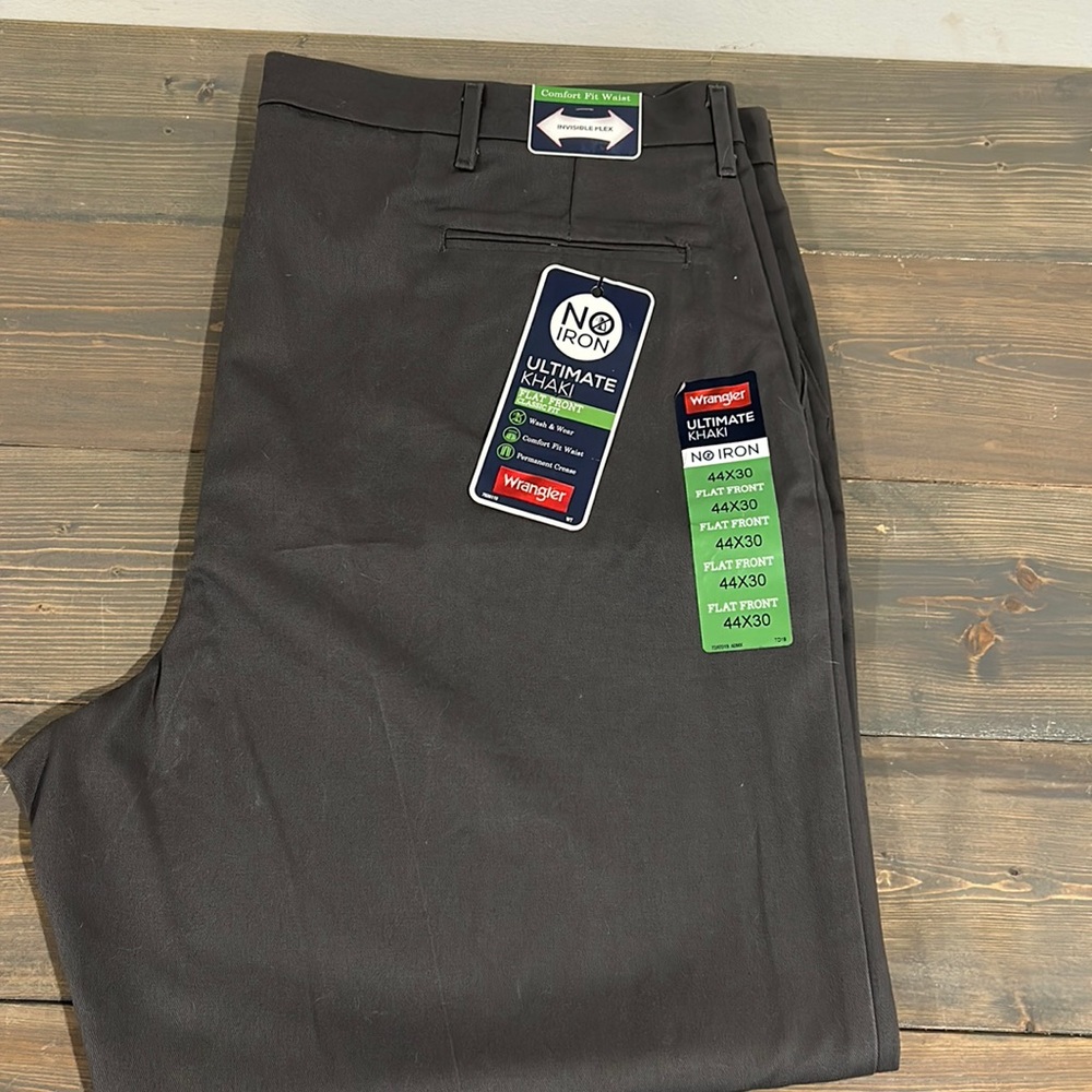 Wrangler Gray Flat Front Khakis size 44/30